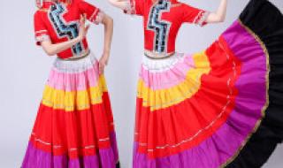彝族舞蹈七月火把节